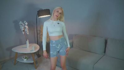 JulietteKosuta live cam on Cam4