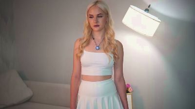 JulietteKosuta live cam on Cam4