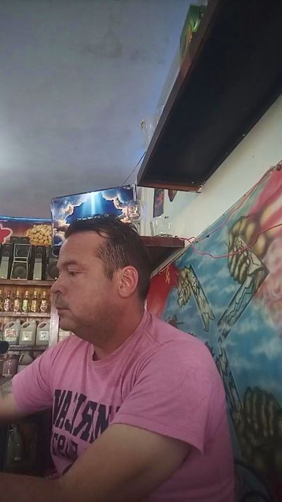 Julio_hot42 live cam on Cam4