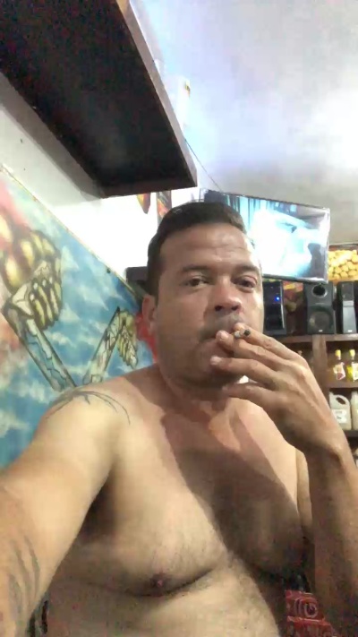 Julio_hot42 live cam on Cam4