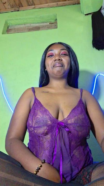 Jully03 live cam on Cam4