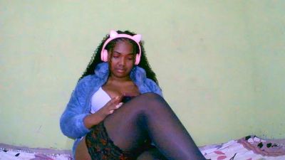 Jully03 live cam on Cam4