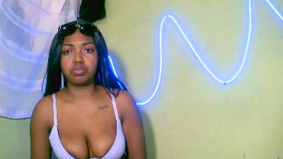 Jully03 live cam on Cam4