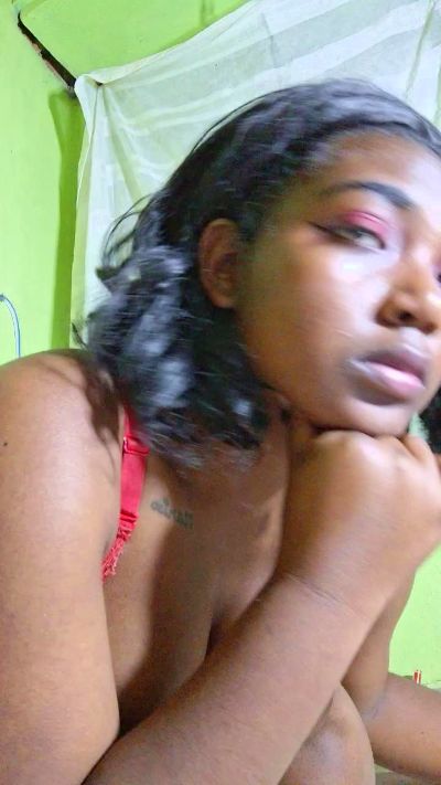 Jully03 live cam on Cam4