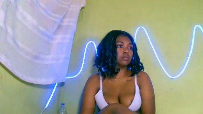 Jully03 live cam on Cam4