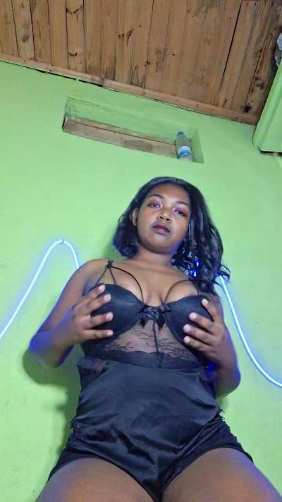 Jully03 live cam on Cam4