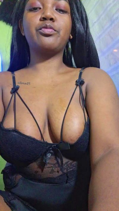 Jully03 live cam on Cam4