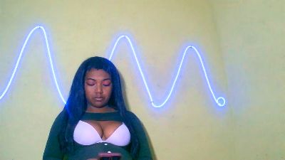 Jully03 live cam on Cam4