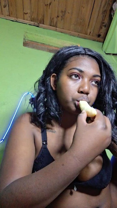 Jully03 live cam on Cam4