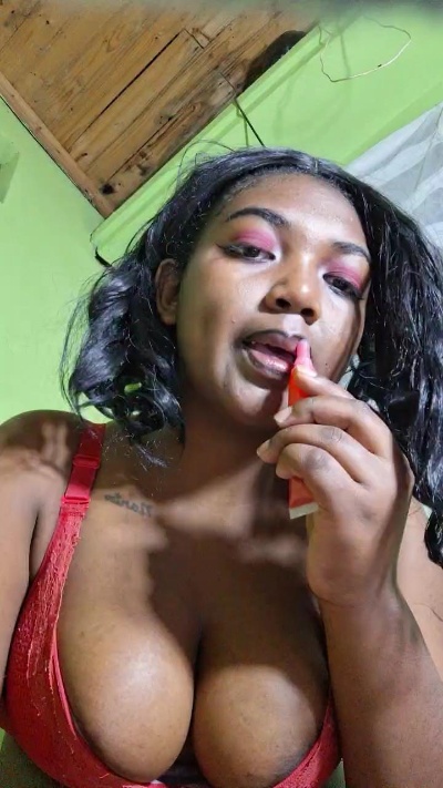 Jully03 live cam on Cam4