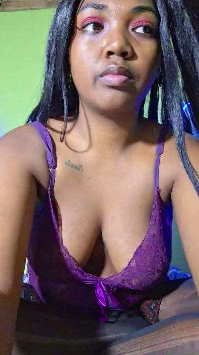 Jully03 live cam on Cam4