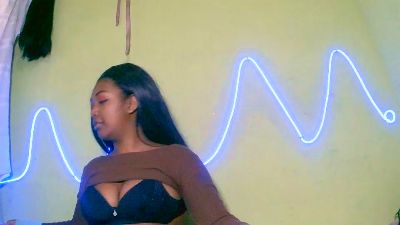 Jully03 live cam on Cam4