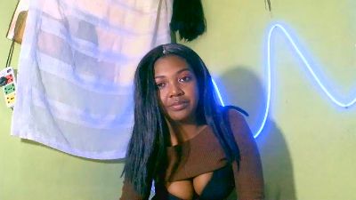 Jully03 live cam on Cam4
