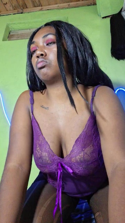 Jully03 live cam on Cam4