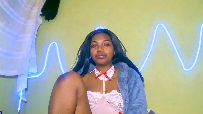 Jully03 live cam on Cam4