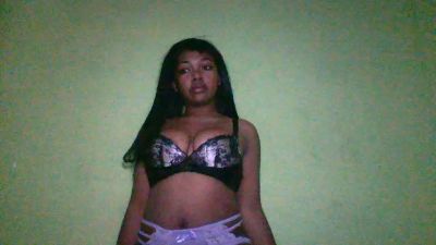 Jully03 live cam on Cam4