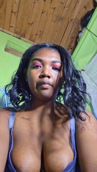 Jully03 live cam on Cam4