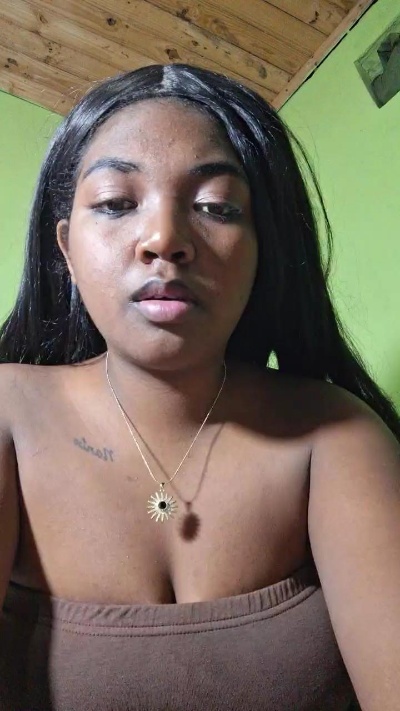 Jully03 live cam on Cam4