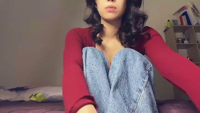JuneVevea live cam on Cam4