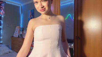 JuneVevea live cam on Cam4