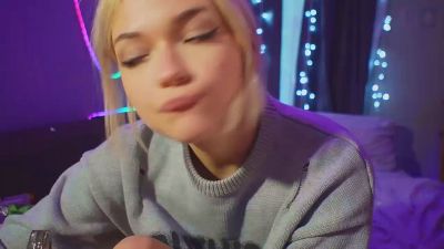 JuneVevea live cam on Cam4
