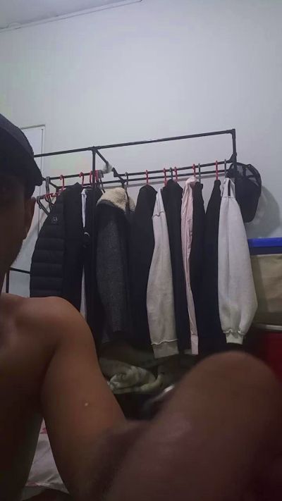 Junior33330 live cam on Cam4