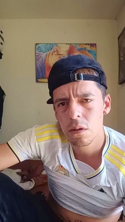 Junior_47 live cam on Cam4