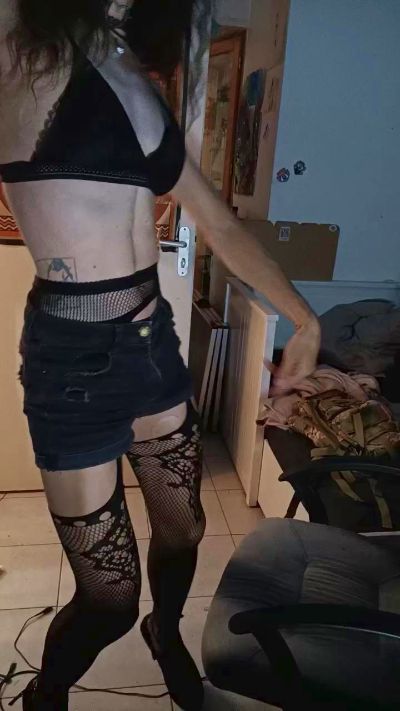 Just_inof live cam on Cam4