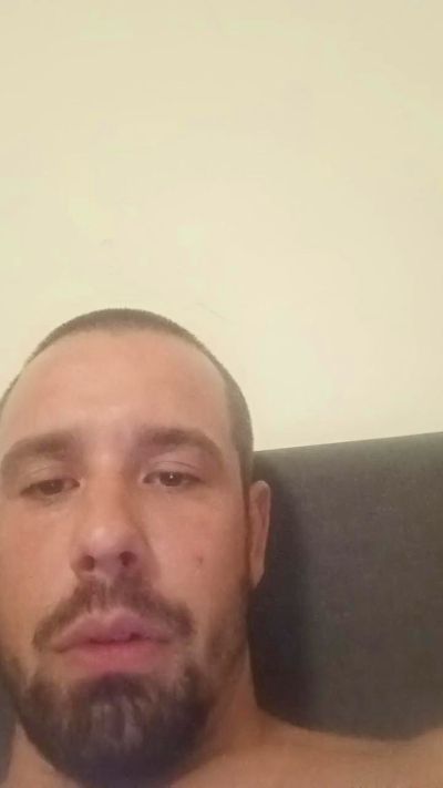 Justenjojme live cam on Cam4