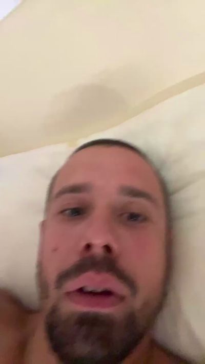 Justenjojme live cam on Cam4