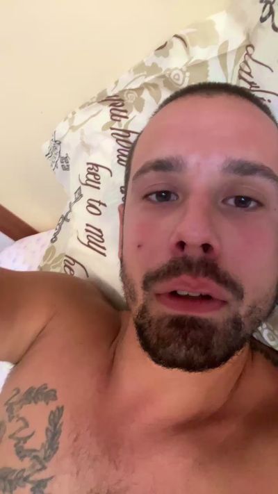 Justenjojme live cam on Cam4
