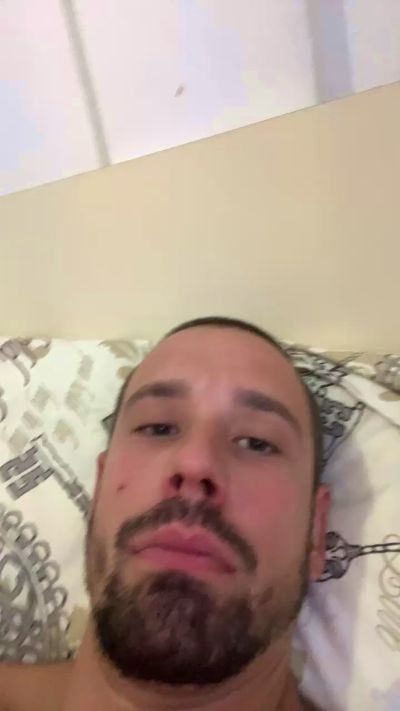 Justenjojme live cam on Cam4