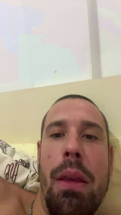 Justenjojme live cam on Cam4