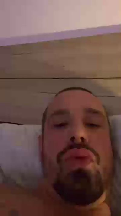 Justenjojme live cam on Cam4