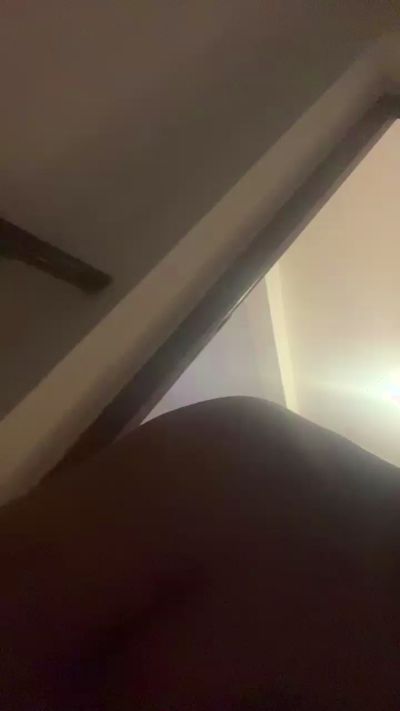 Justenjojme live cam on Cam4
