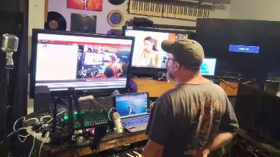 Justinthime live cam on Cam4