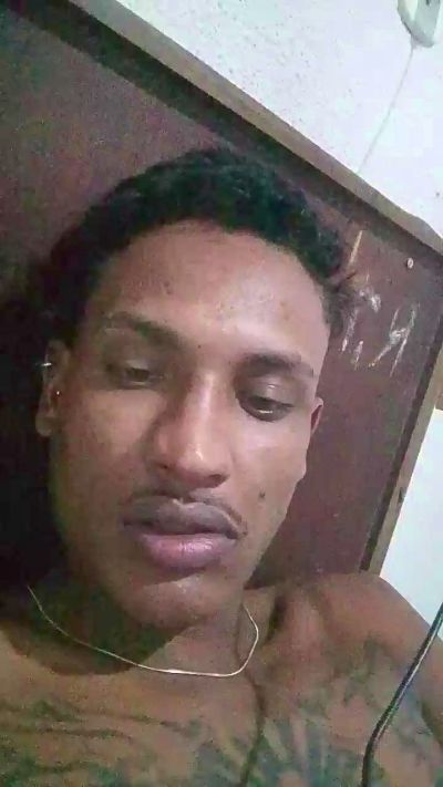 KEVINCRIA live cam on Cam4