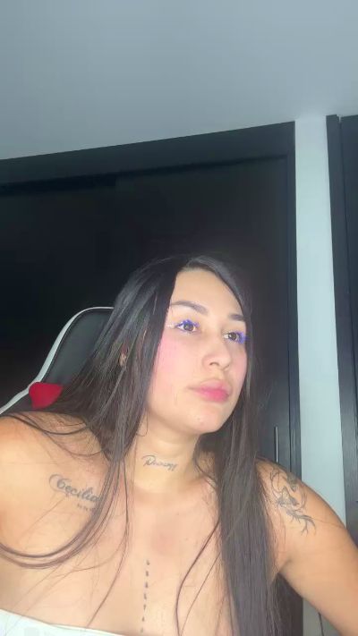 KYLIE_PREGNAT live cam on Cam4