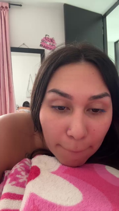KYLIE_PREGNAT live cam on Cam4