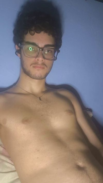 Kael654769 live cam on Cam4