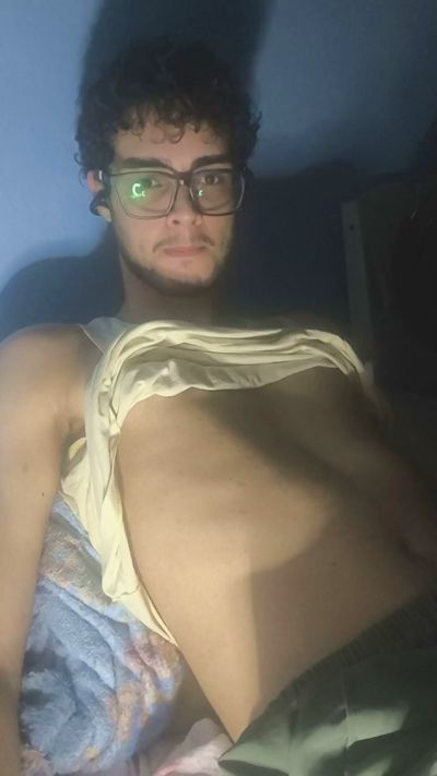 Kael654769 live cam on Cam4