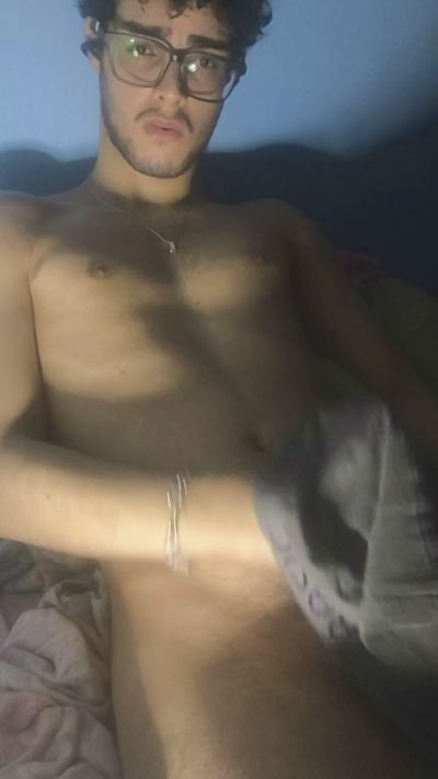 Kael654769 live cam on Cam4