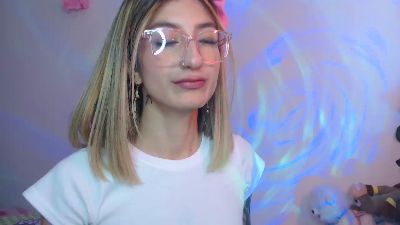 Kaii_ live cam on Cam4