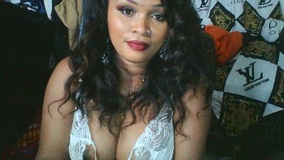 Kaira22 live cam on Cam4