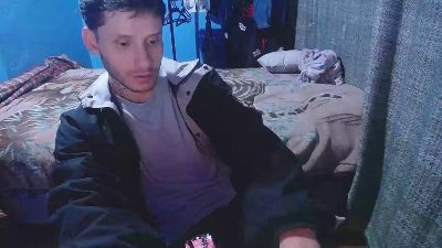 Kalcifer98 live cam on Cam4