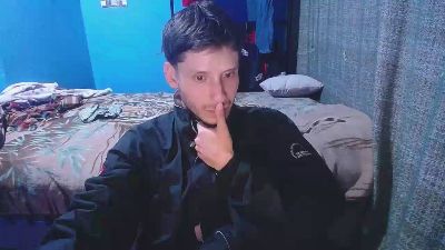Kalcifer98 live cam on Cam4