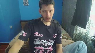 Kalcifer98 live cam on Cam4