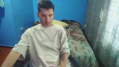 Kalcifer98 live cam on Cam4