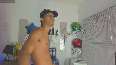Kamadeva4 live cam on Cam4