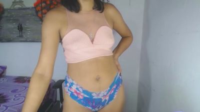 KamileLatin live cam on Cam4